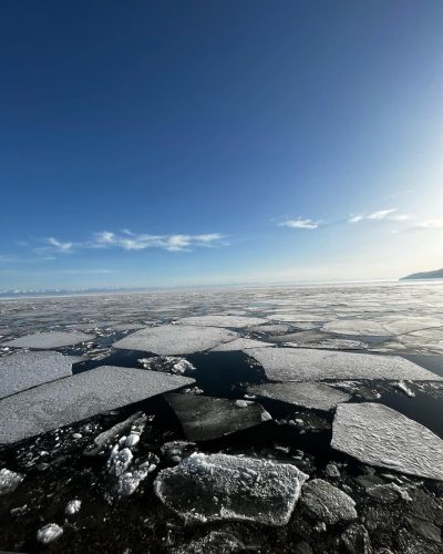 Listvyanka, Siberia at Lake Baikal в апреле — фото погоды (2025-04-14)