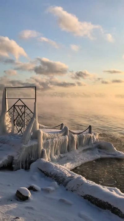 Listvyanka, Siberia at Lake Baikal в январе — фото погоды (2026-01-15)