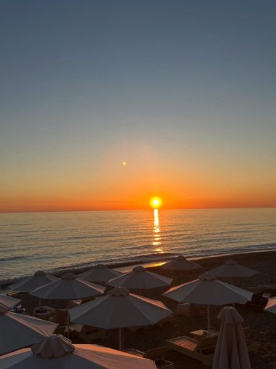 Corfu Agios Gordios Beach в апреле — фото погоды (2026-04-29)