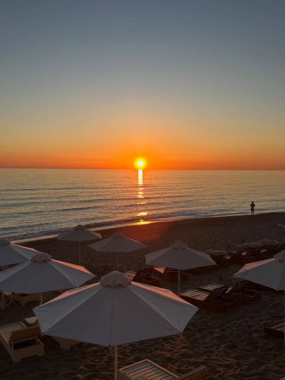 Corfu Agios Gordios Beach в апреле — фото погоды (2026-04-29)