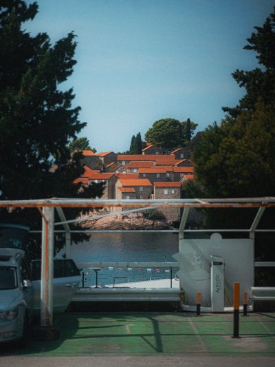 Sveti Stefan, Crna Gora в октябре — фото погоды (2025-10-10)