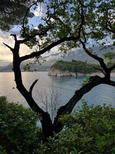 Sveti Stefan, Crna Gora в ноябре — фото погоды (2025-11-06)