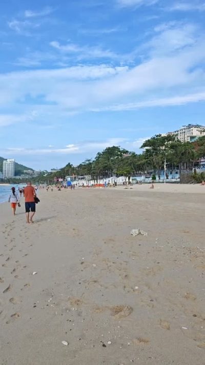 Sanya Beach - Hainan Island в октябре — фото погоды (2025-10-26)