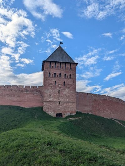 Новгородский Кремль / Novgorod Kremlin в июле — фото погоды (2026-07-18)