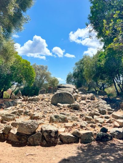 Tomba dei giganti di Su Mont'e s'Abe в августе — фото погоды (2025-08-30)