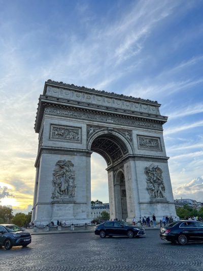 Arc de Triomphe, Paris в октябре — фото погоды (2025-10-27)