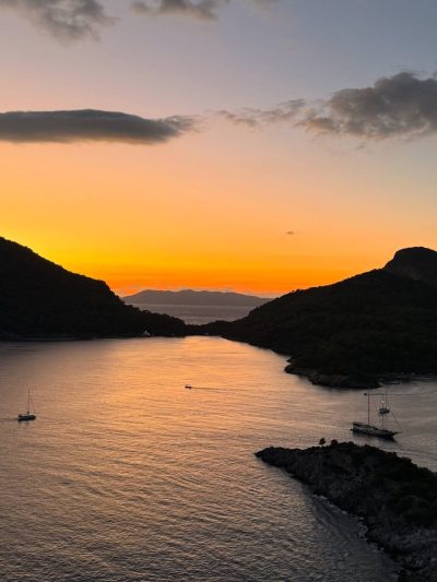 St. Nicholas Island в октябре — фото погоды (2025-10-12)