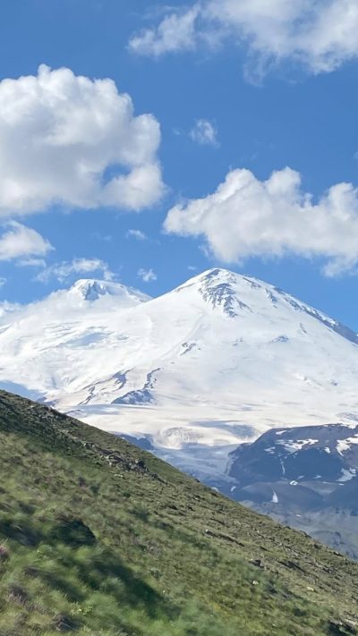 Elbrus Mountain в апреле — фото погоды (2026-04-25)