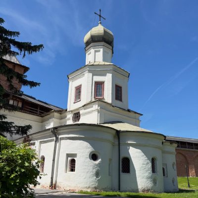 Великий Новгород, Кремль в июне — фото погоды (2026-06-16)