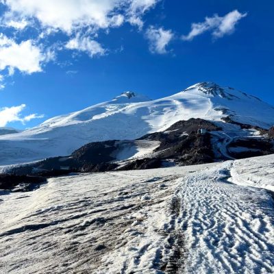 Гора Эльбрус, Станция "приют", 4100 м. над Уровнем моря в сентябре — фото погоды (2025-09-22)