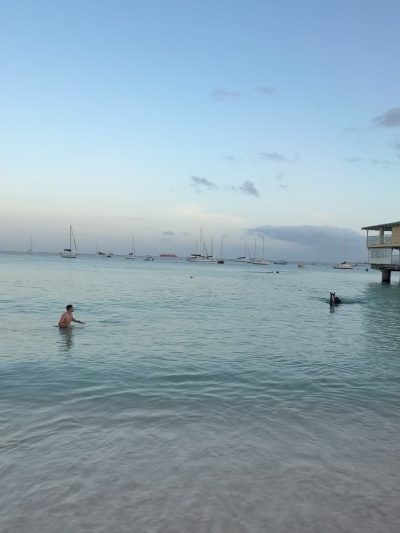 Pebbles Beach, Barbados в июне — фото погоды (2026-06-22)