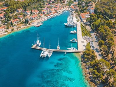 Maslinica,Otok Šolta в апреле — фото погоды (2026-04-26)