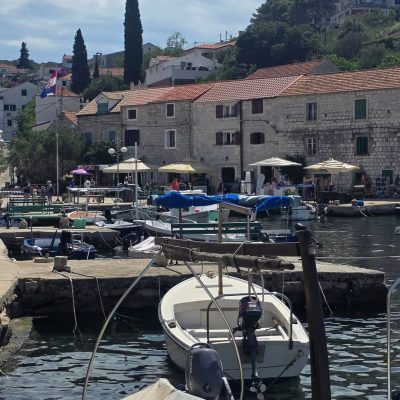 Maslinica,Otok Šolta в июле — фото погоды (2026-07-12)