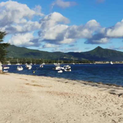 La Preneuse Public Beach в июле — фото погоды (2023-07-02)
