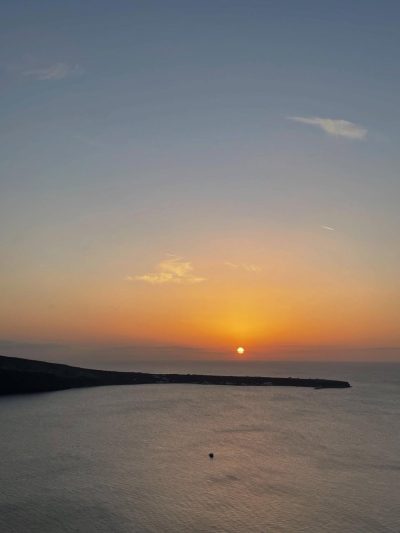 Sunset at Oia в октябре — фото погоды (2025-10-23)