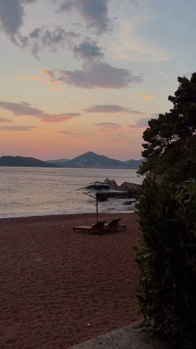Sveti Stefan Beach Resort — фото погоды в августе (2023-08-22)