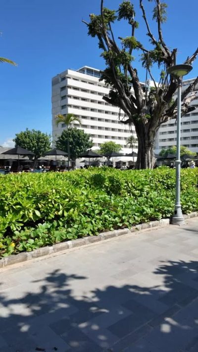 Hotel Grand Ina Bali Beach — фото погоды в апреле (2026-04-01)