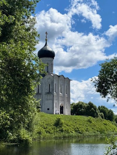Церковь Покрова на Нерли в июне — фото погоды (2026-06-26)