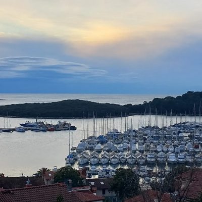 Vrsar-Istrien, Kroatien в декабре — фото погоды (2025-12-25)