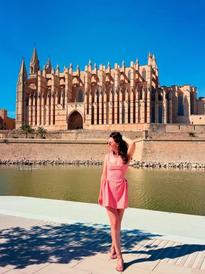 La Seu Cathedral Palma De Mallorca Spain — фото погоды в июле (2026-07-04)
