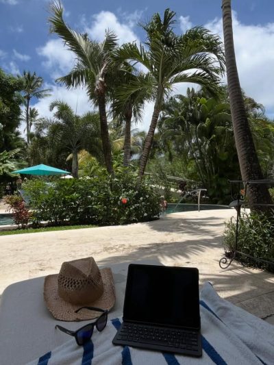 Sandals Halcyon Beach в апреле — фото погоды (2026-04-26)