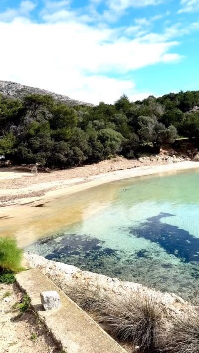 Cala Moresca в феврале — фото погоды (2026-02-25)