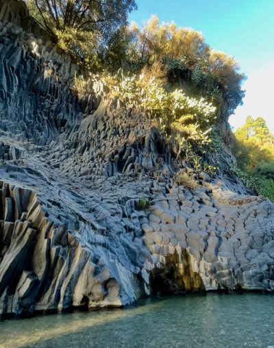 Gole Dell'Alcantara, Sicily. в феврале — фото погоды (2026-02-03)