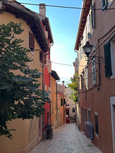 Rovinj Stari Grad в августе — фото погоды (2025-08-25)