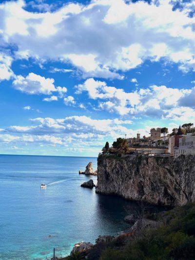 Italy, Sicily, Taormina в марте — фото погоды (2026-03-31)