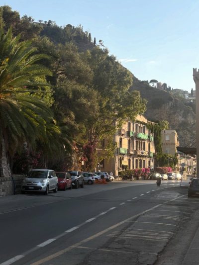Italy, Sicily, Taormina в июле — фото погоды (2026-07-12)