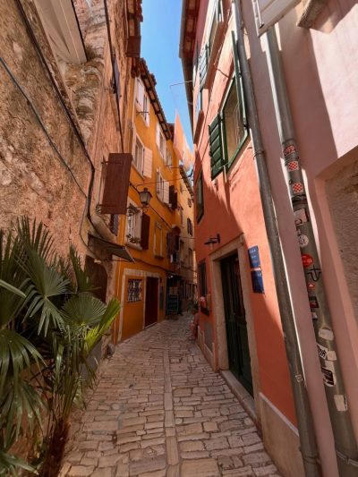 Rovinj - Old Town в июле — фото погоды (2026-07-09)