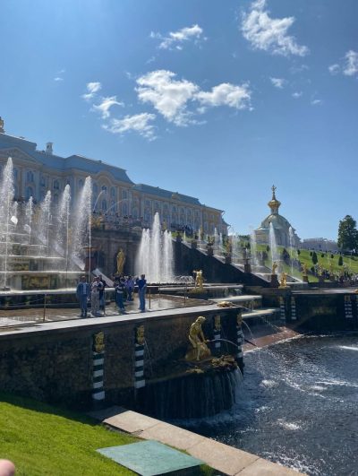 Peterhof Fountains в июне — фото погоды (2025-06-23)