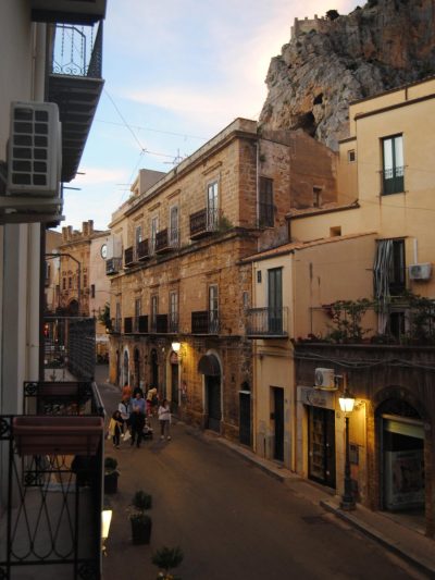 Cefalù,sicilia,italy в мае — фото погоды (2026-05-17)