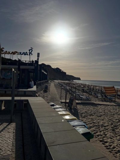 Praia De Porto Mós в сентябре — фото погоды (2025-09-21)
