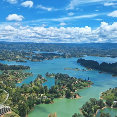 Guatape- Medellin-La Piedra Del Peñol в мае — фото погоды (2026-05-27)
