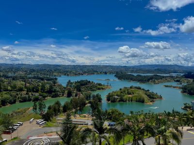 Guatape- Medellin-La Piedra Del Peñol в мае — фото погоды (2026-05-31)