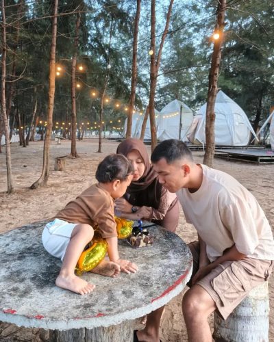 Beach Camping — фото погоды в октябре (2025-10-16)