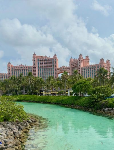Atlantis Hotel & Casino, Paradise Island, Nassau, Bahamas — фото погоды в июне (2026-06-27)