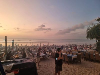 Menega Cafe, Fresh Grilled Seafood at Muaya Beach Jimbaran Bali. в сентябре — фото погоды (2024-09-05)