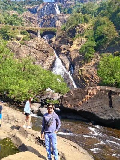 Doodh Sagar Waterfall в апреле — фото погоды (2026-04-14)