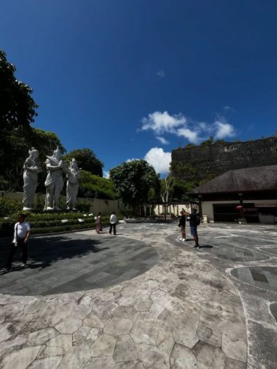 Garuda Wisnu Kencana-GWK Bali в апреле — фото погоды (2026-04-19)