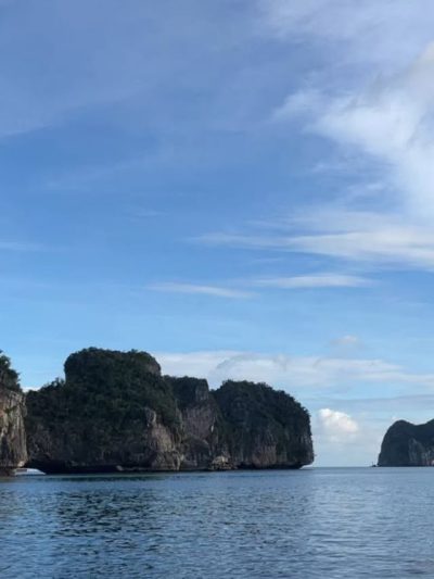 Vịnh Lan Hạ в апреле — фото погоды (2026-04-15)
