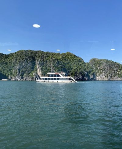 Vịnh Lan Hạ в июне — фото погоды (2026-06-06)