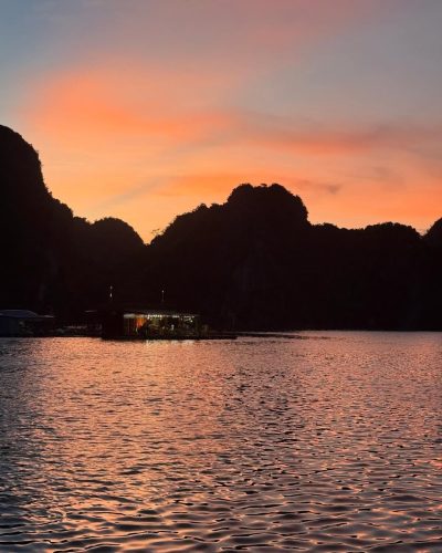 Vịnh Lan Hạ в июне — фото погоды (2026-06-07)