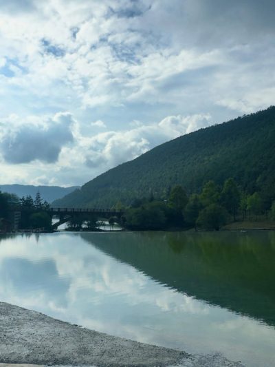 玉龙雪川 Yulong Snow Mountain в мае — фото погоды (2026-05-10)