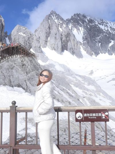 玉龙雪川 Yulong Snow Mountain в июле — фото погоды (2026-07-01)