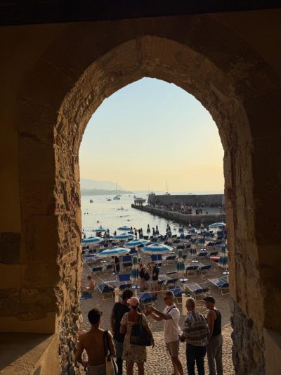 Cefalù, Sicilia в декабре — фото погоды (2025-12-03)