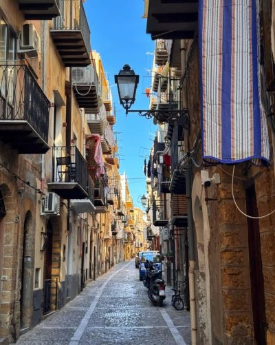 Cefalù, Sicilia в апреле — фото погоды (2026-04-30)