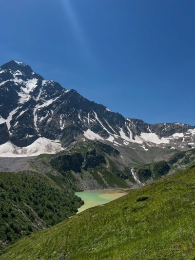 Донгузорун-Чегет-Карабаши в августе — фото погоды (2025-08-12)