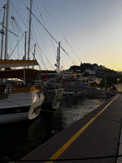Yat Limani Marmaris... в июне — фото погоды (2026-06-15)